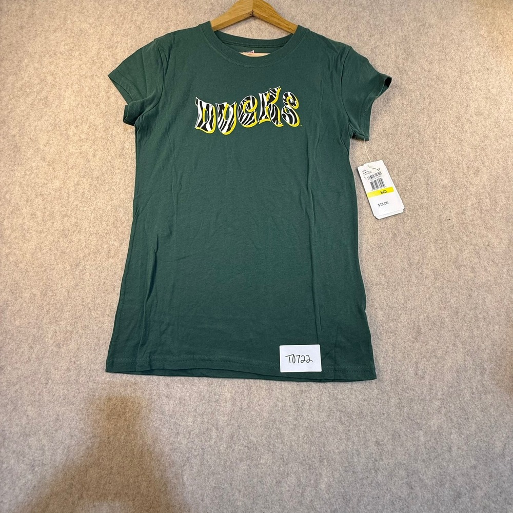 Soffe Oregon Ducks Womens Green Zebra Print Graphic T-Shirt Size Medium‎ NWT